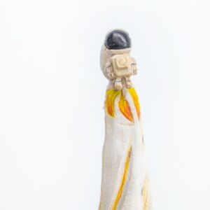 Mini Explorer Auf Stele | Affenfaust Galerie